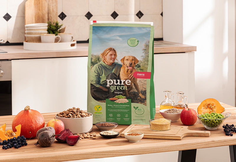 mera pure green Teaser - Produktpackshot mit frischen Zutaten