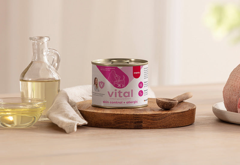 mera vital skin control + allergic Katze Nassfutter Verpackung mit Zutaten